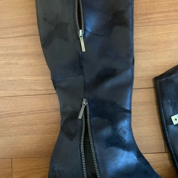 Boots - Picture 9 of 9